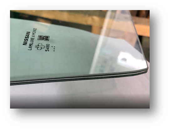 Overall view of heat-strengthened laminated door glass
